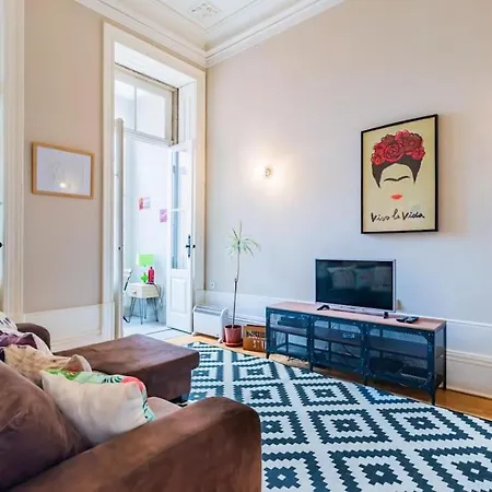 Classy Flat At Marques Square With Garden Apartment
