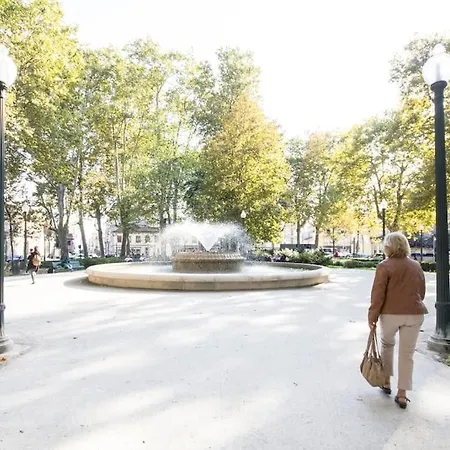 Classy Flat At Marques Square With Garden Porto